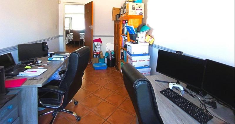 4 Bedroom Property for Sale in Langenhovenpark Free State